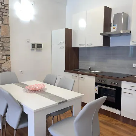 Apartment A6 Liznjan
